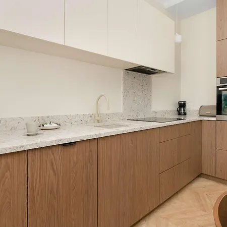 Piekny Na Starym Miescie Blisko Fontanny Neptuna By Renters * Danzig