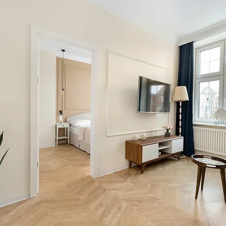 Piekny Na Starym Miescie Blisko Fontanny Neptuna By Renters