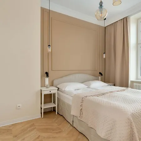 Piekny Na Starym Miescie Blisko Fontanny Neptuna By Renters Apartment Danzig
